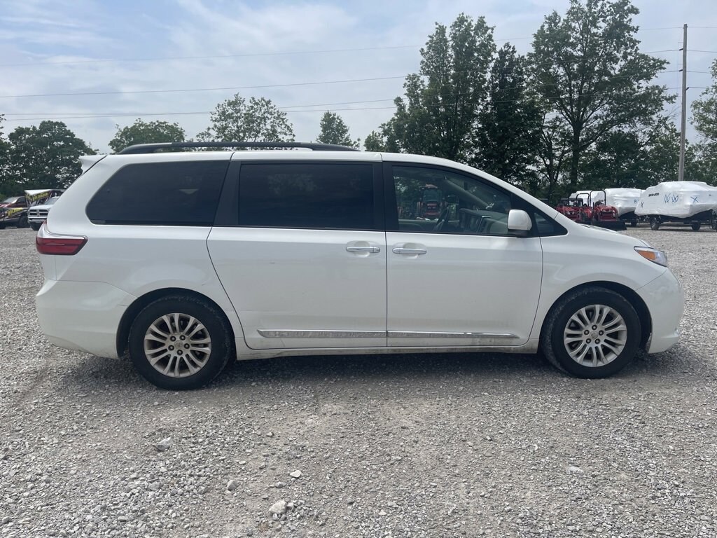 Used 2017 Toyota Sienna XLE Auto Access Seat