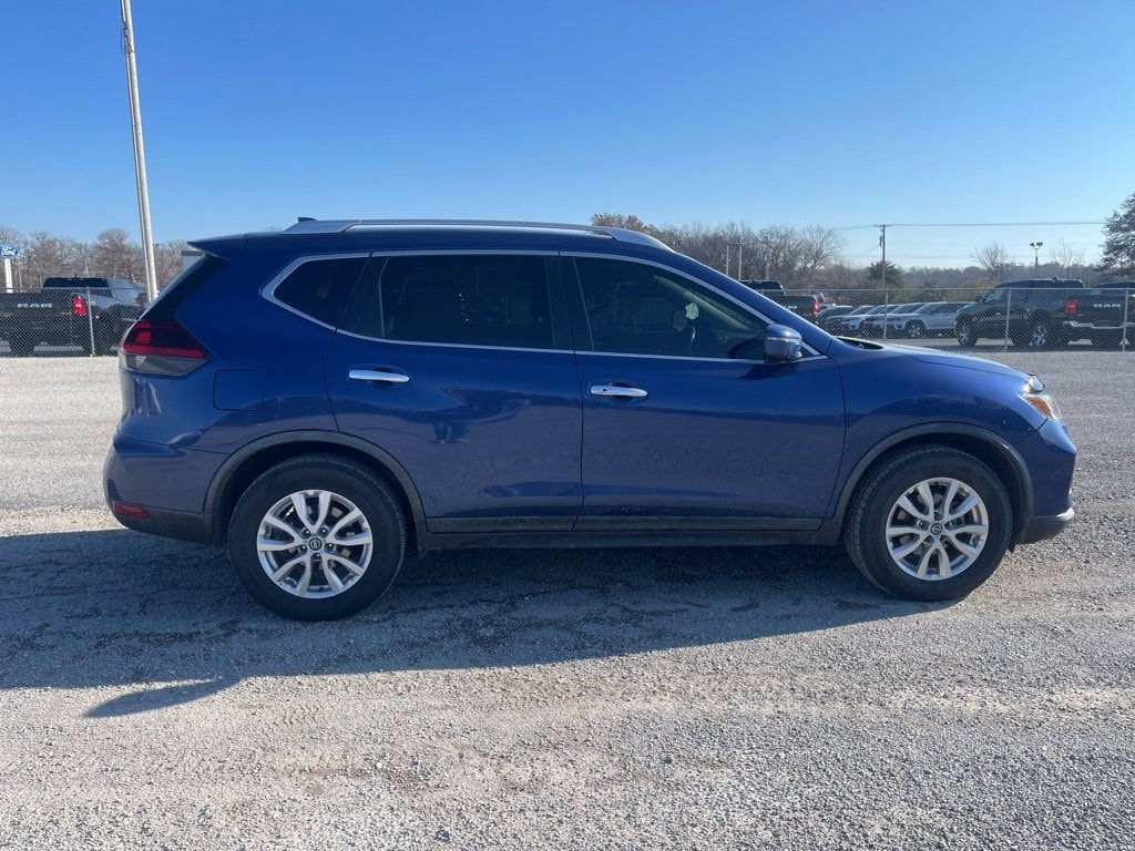 Used 2018 Nissan Rogue SV
