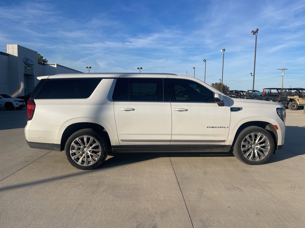 2023 Gmc Yukon XL Denali photo 3