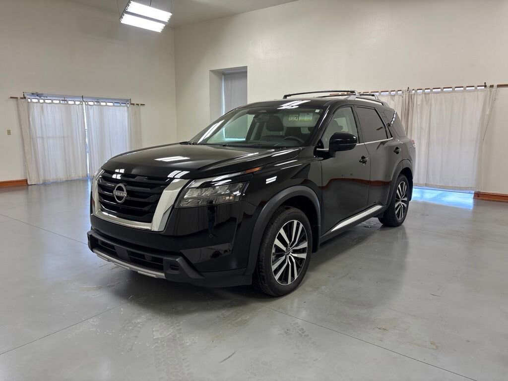 Used 2025 Nissan Pathfinder Platinum