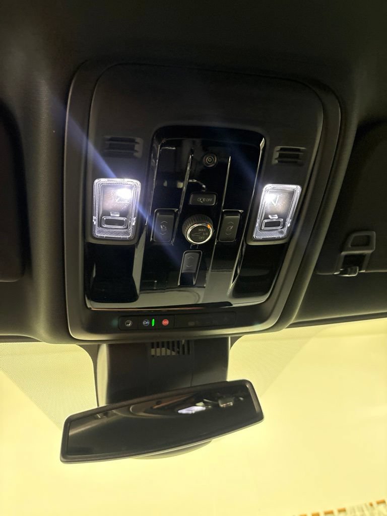 2026 GMC Yukon Denali - Photo 17