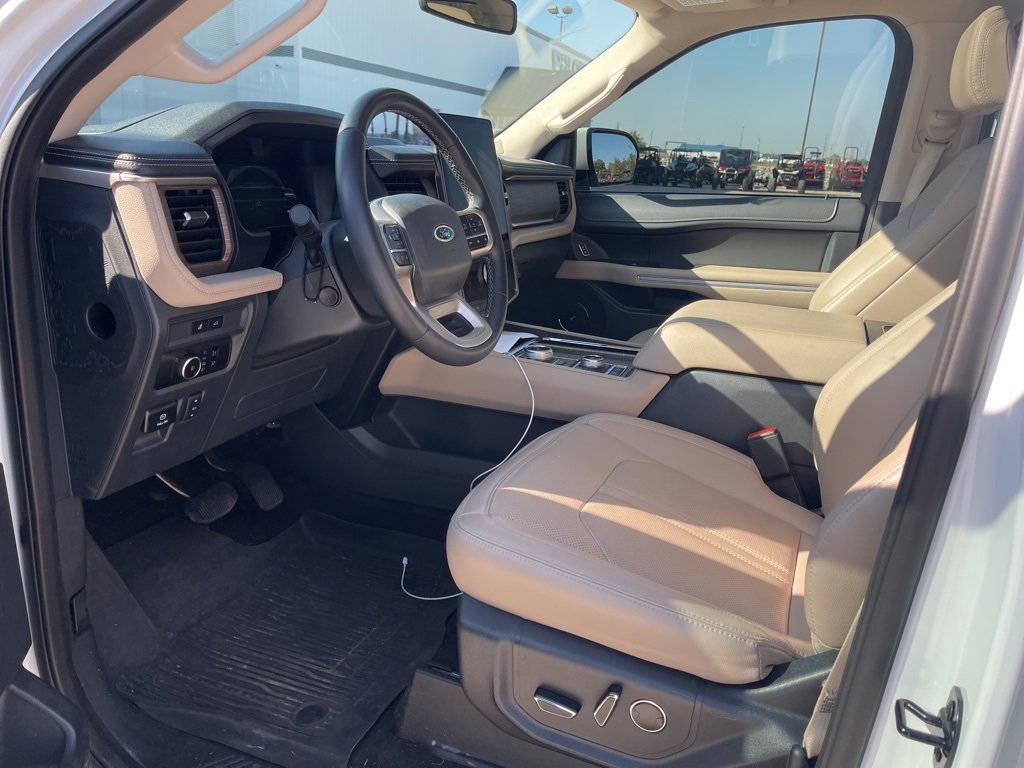 2024 Ford Expedition Limited photo 3