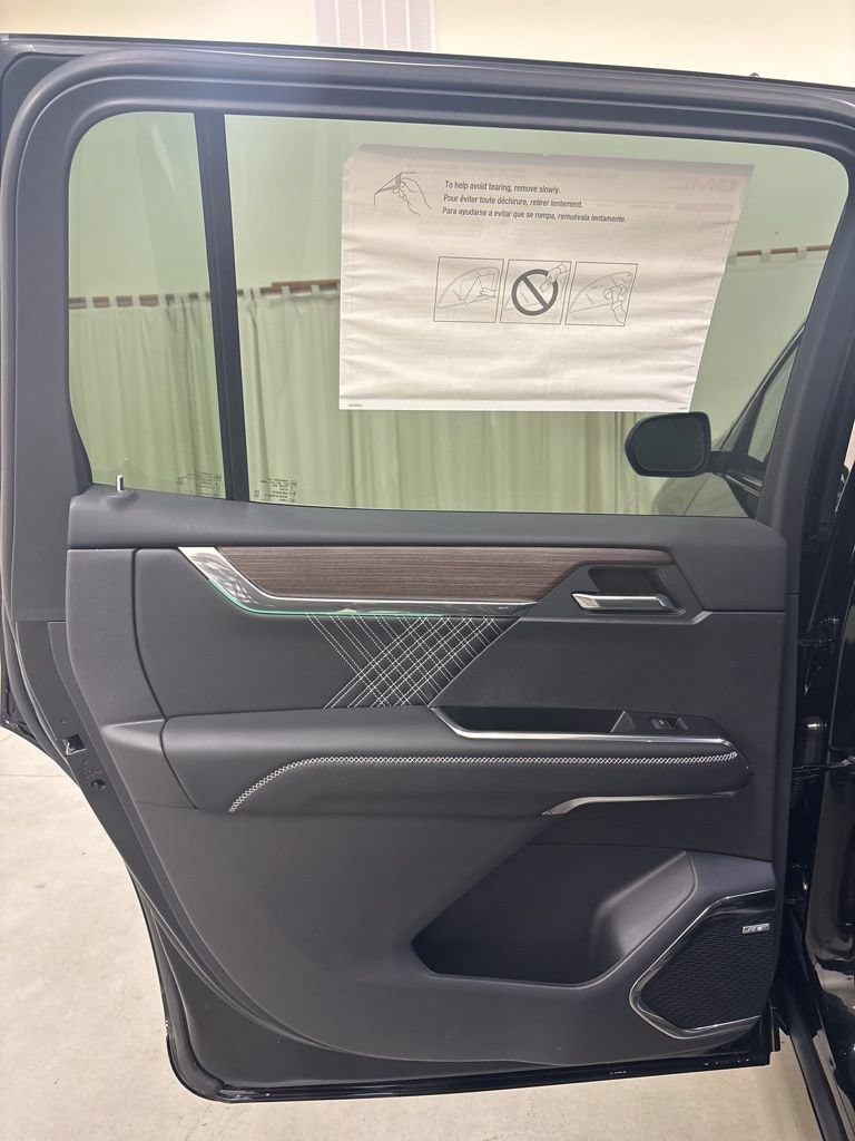 2026 GMC Acadia Denali - Photo 23