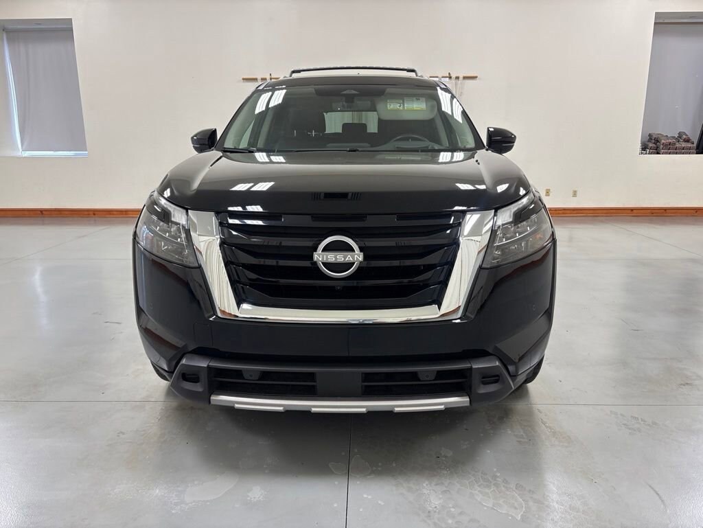 Used 2025 Nissan Pathfinder Platinum