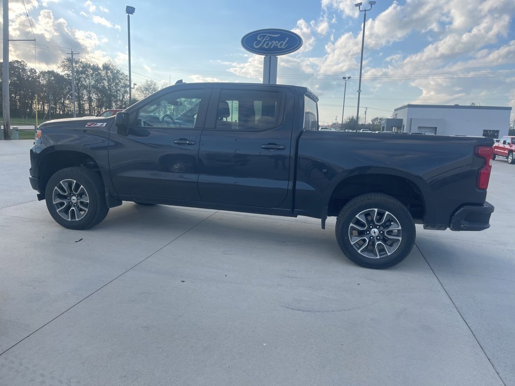 2023 Chevrolet Silverado 1500 RST photo 2