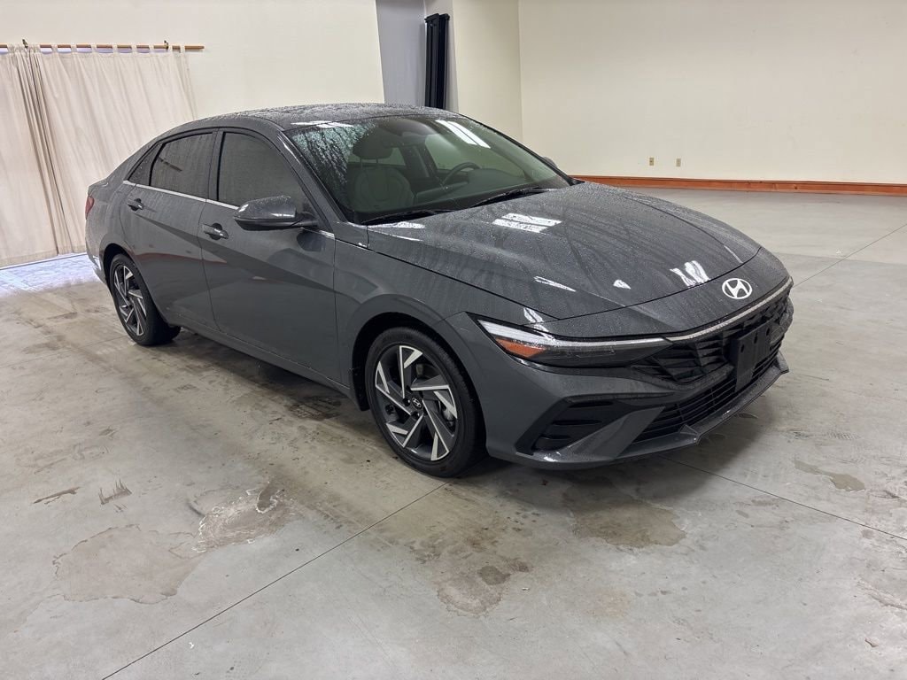 Used 2025 Hyundai Elantra Hybrid Limited