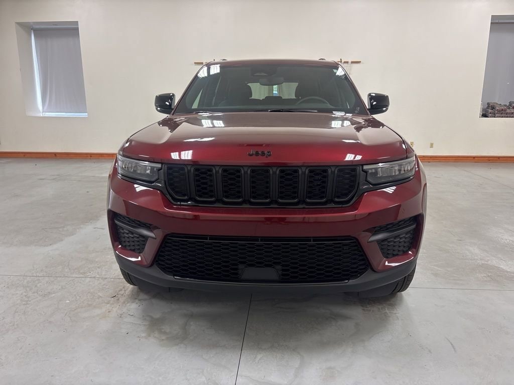 Used 2024 Jeep Grand Cherokee Altitude