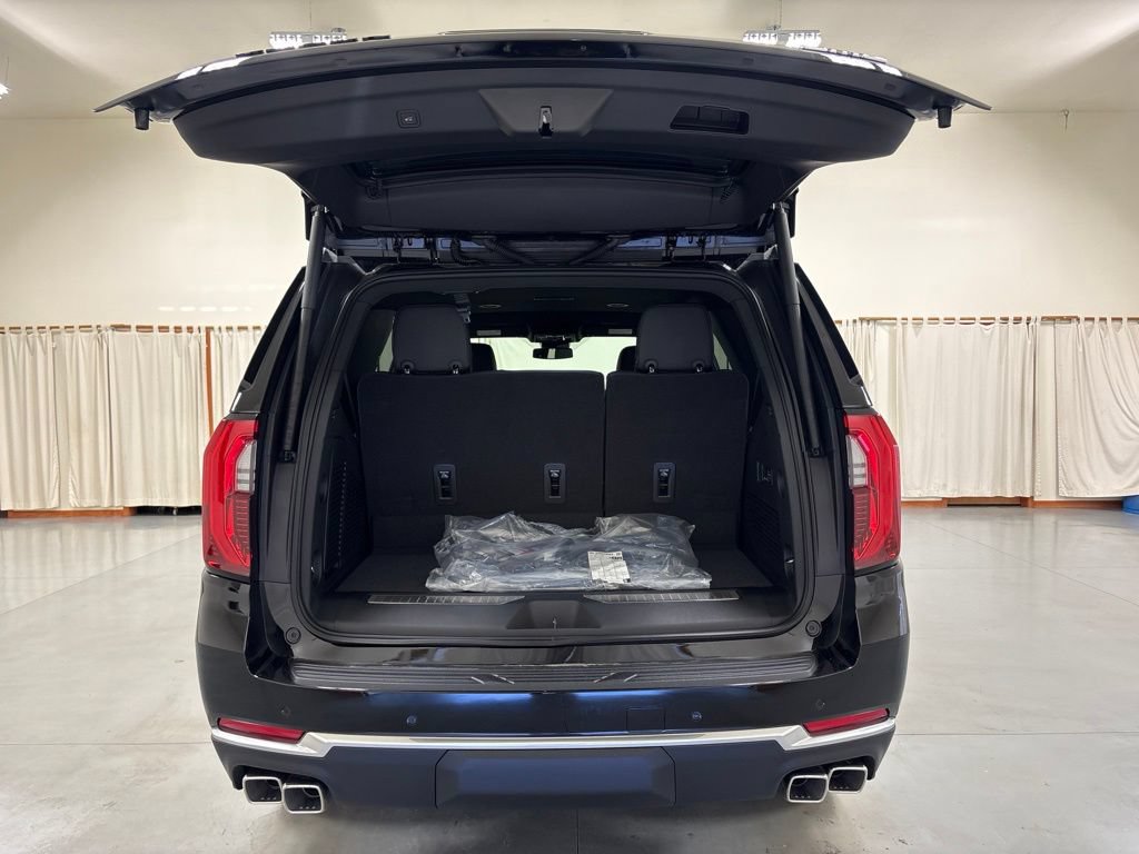 2026 GMC Yukon Denali - Photo 9