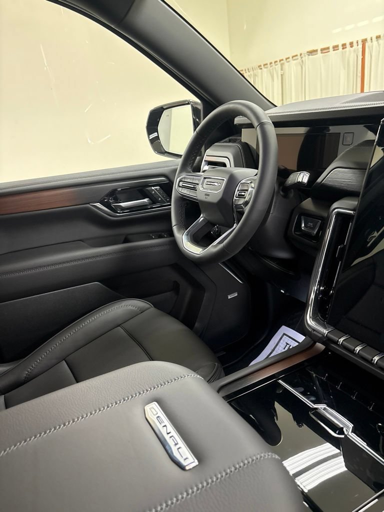 2026 GMC Yukon Denali - Photo 28