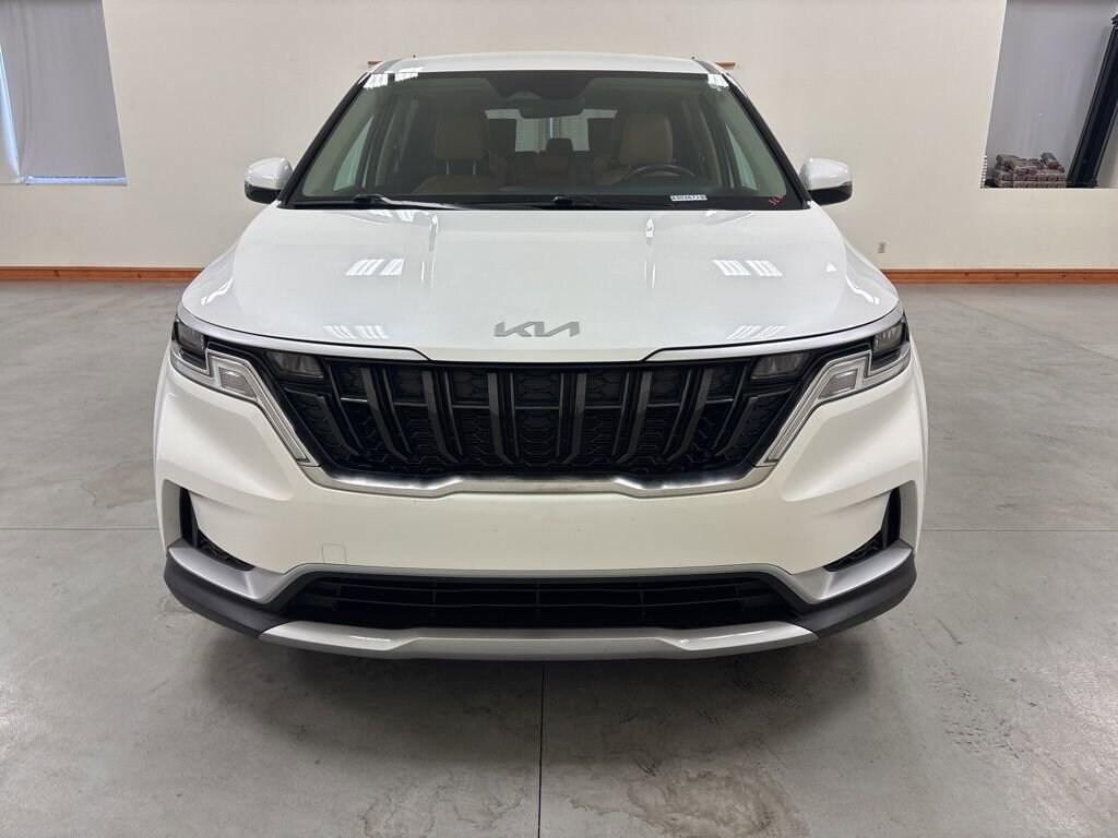 Used 2024 Kia Carnival LX