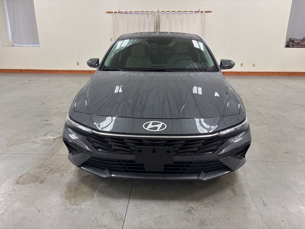 Used 2025 Hyundai Elantra Hybrid Limited