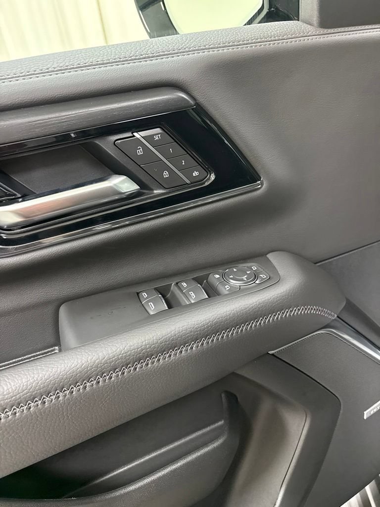 2026 GMC Yukon Denali - Photo 20