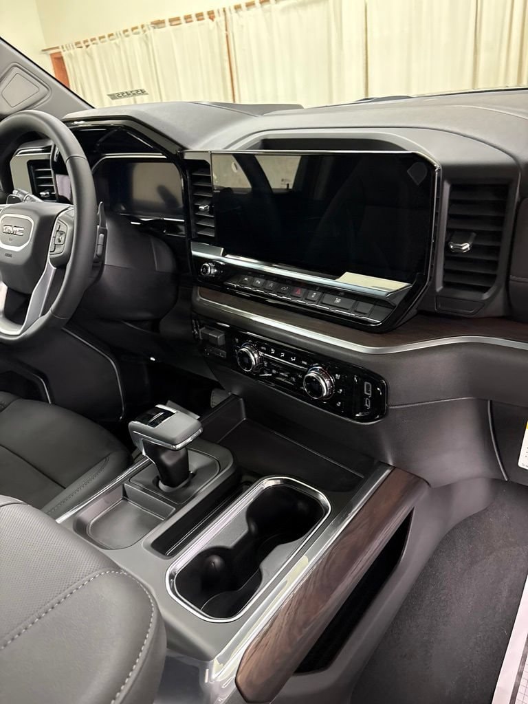 2026 GMC Sierra 1500 SLT - Photo 22