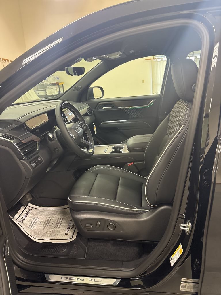 2026 GMC Acadia Denali - Photo 9