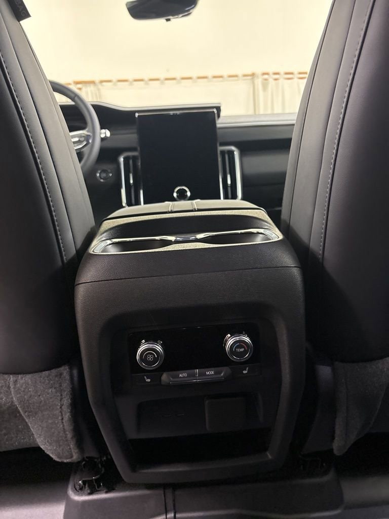 2026 GMC Acadia Elevation - Photo 21