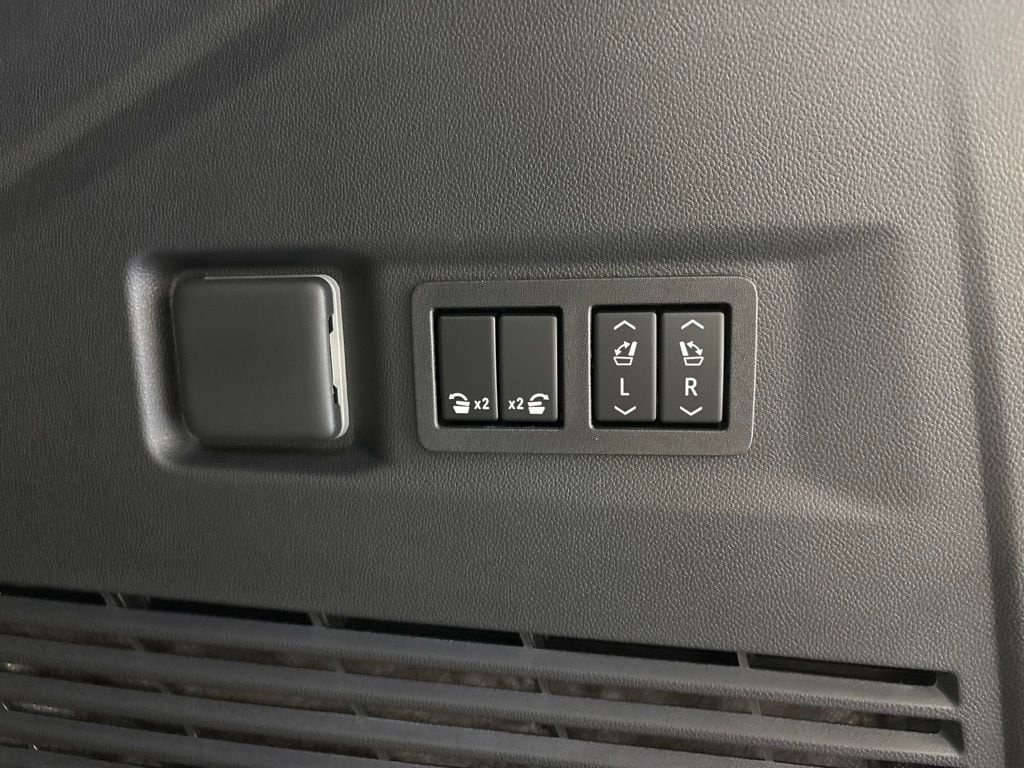 2026 GMC Yukon Denali - Photo 11