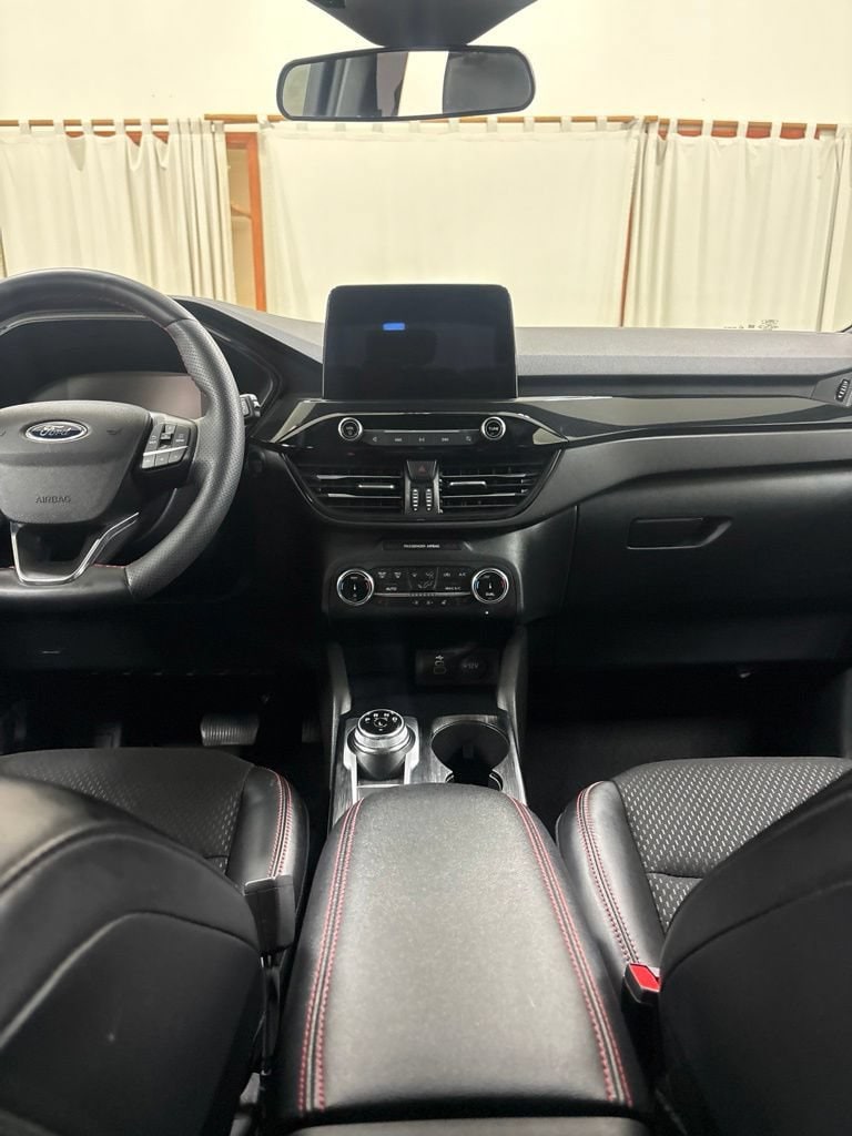 2025 Ford Escape ST-Line Select - Photo 19