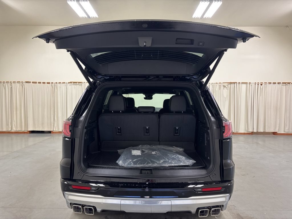 2026 GMC Acadia Denali - Photo 24