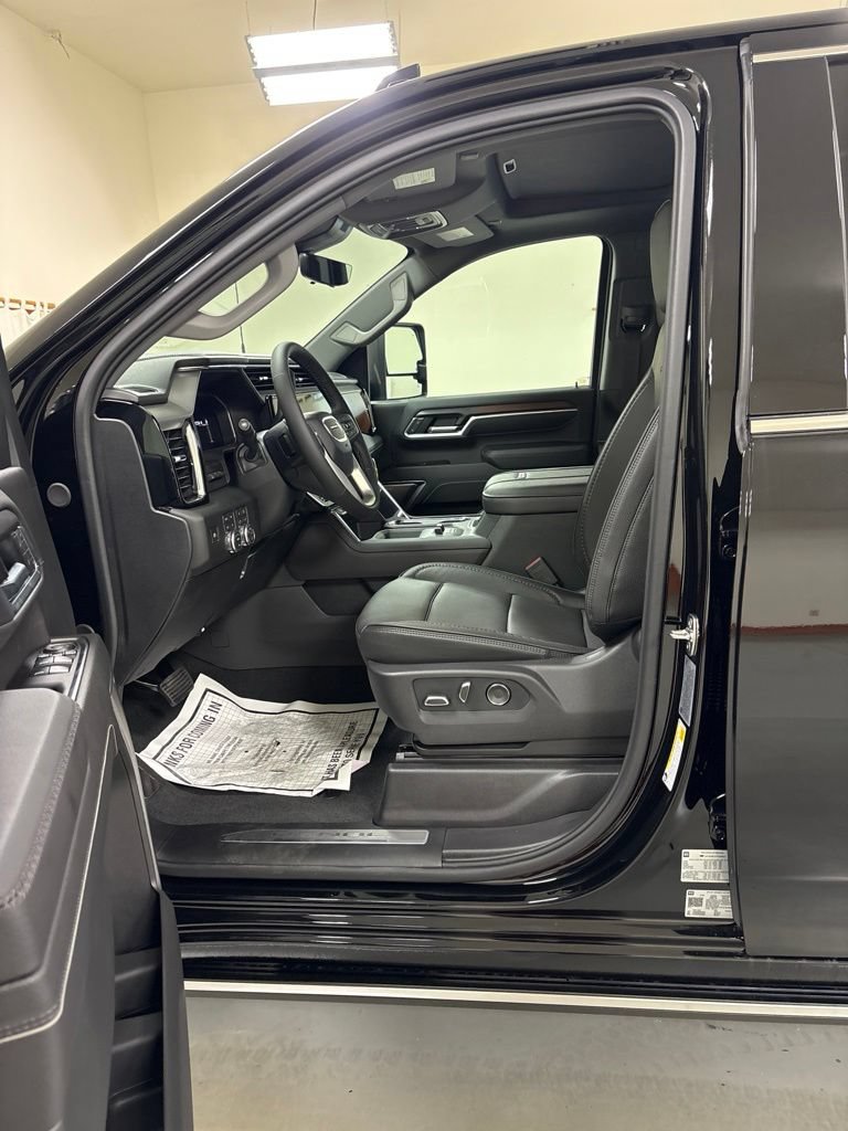 2026 GMC Sierra 2500HD Denali - Photo 11