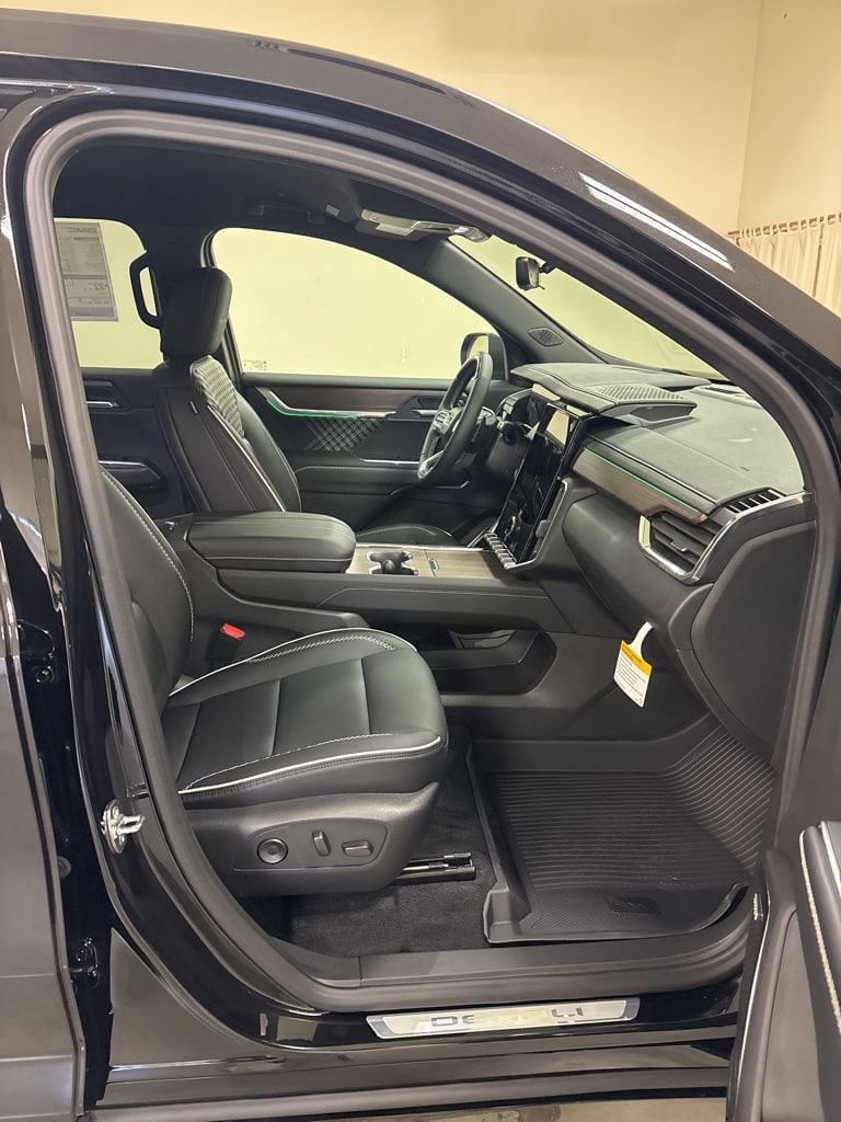 2026 GMC Acadia Denali - Photo 27