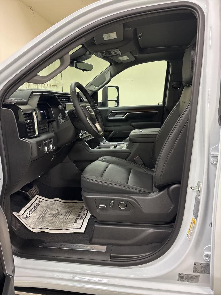2026 GMC Sierra 2500HD Denali - Photo 9