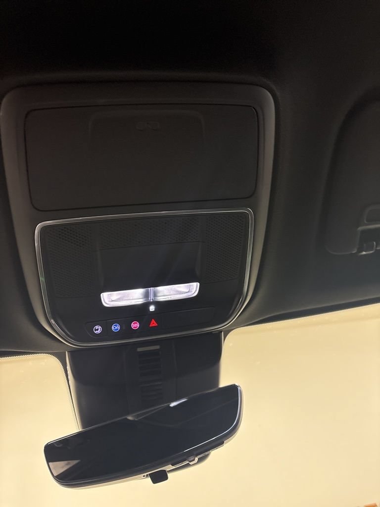 2026 GMC Acadia Denali - Photo 12