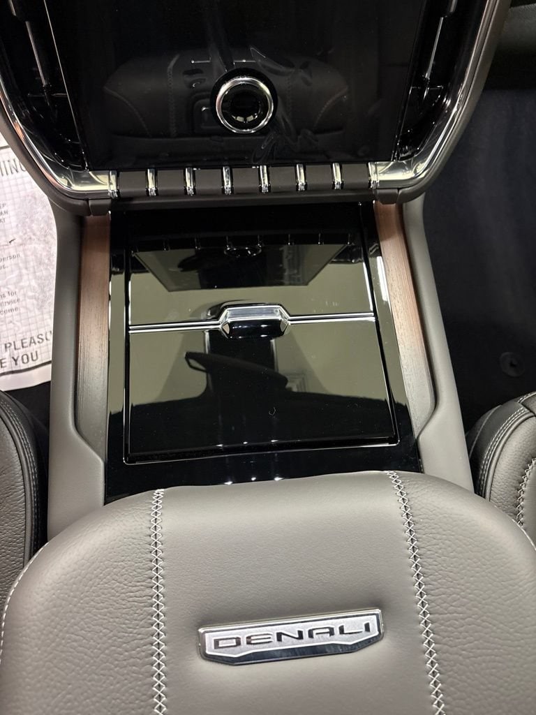 2026 GMC Yukon Denali - Photo 16