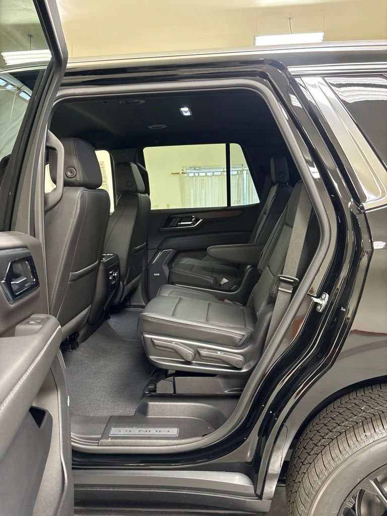 2026 GMC Yukon Denali - Photo 23