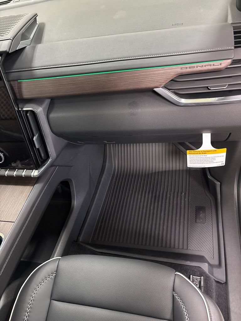 2026 GMC Acadia Denali - Photo 30