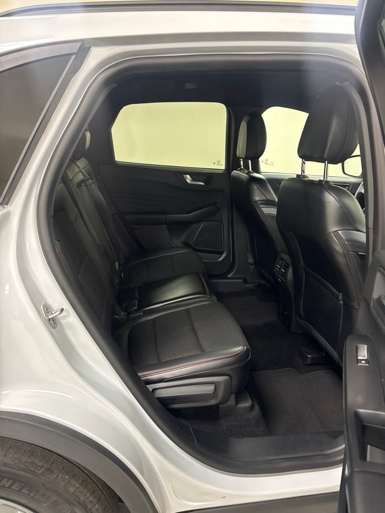 2025 Ford Escape ST-Line Select - Photo 28