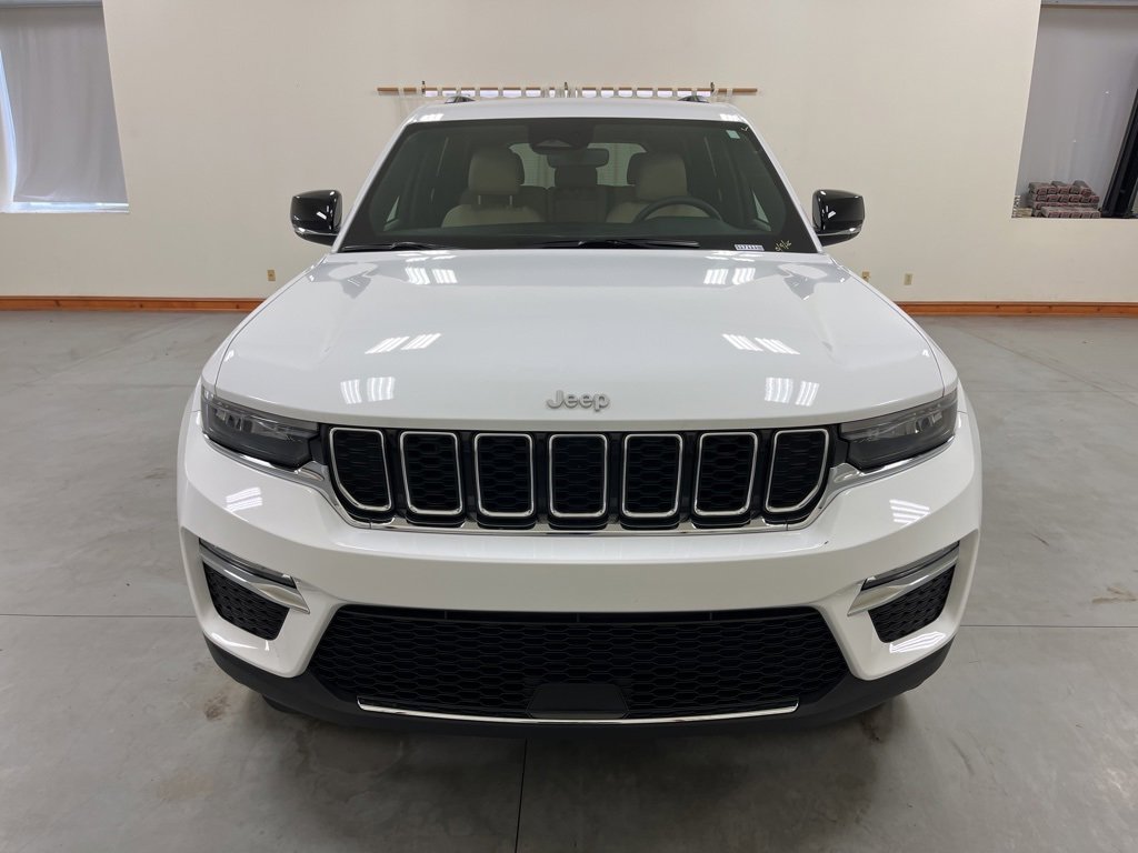 2024 Jeep Grand Cherokee Limited photo 3