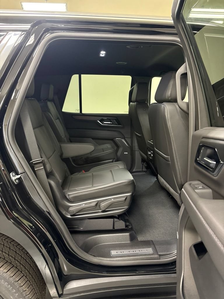 2026 GMC Yukon Denali - Photo 32