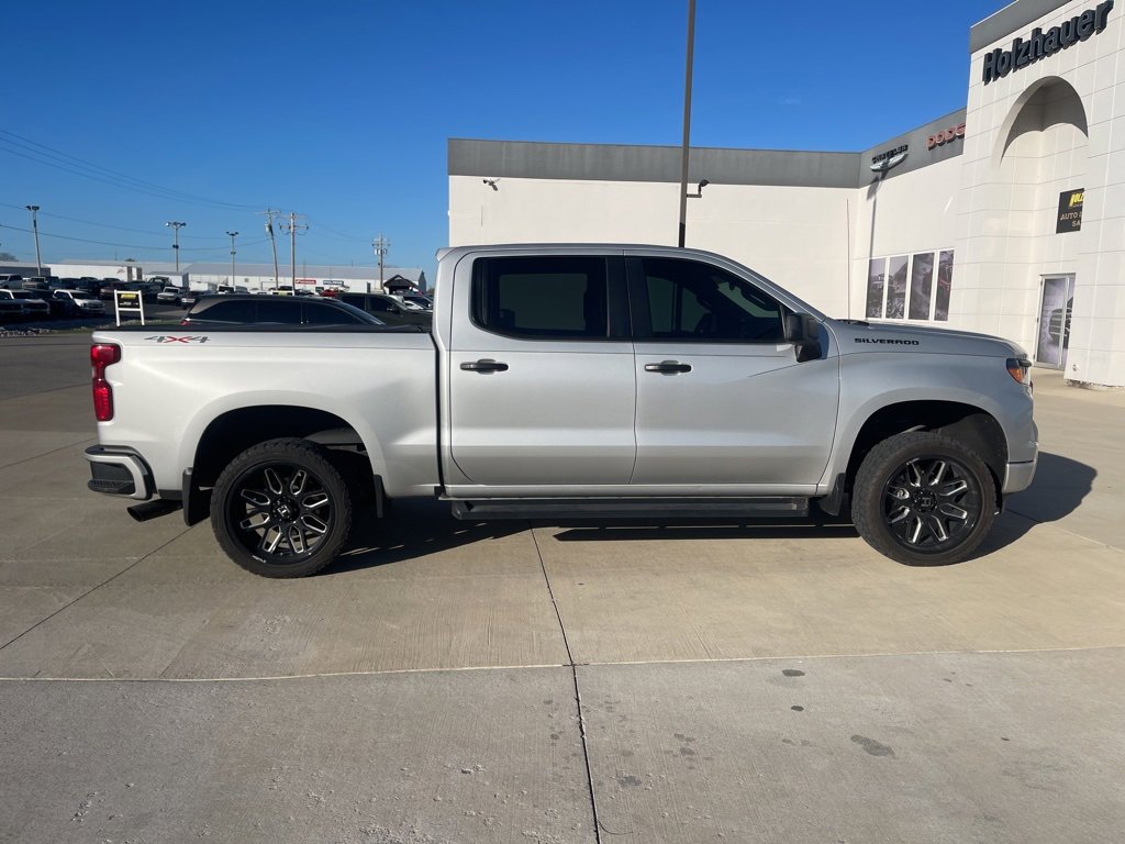 2022 Chevrolet Silverado 1500 Custom photo 3
