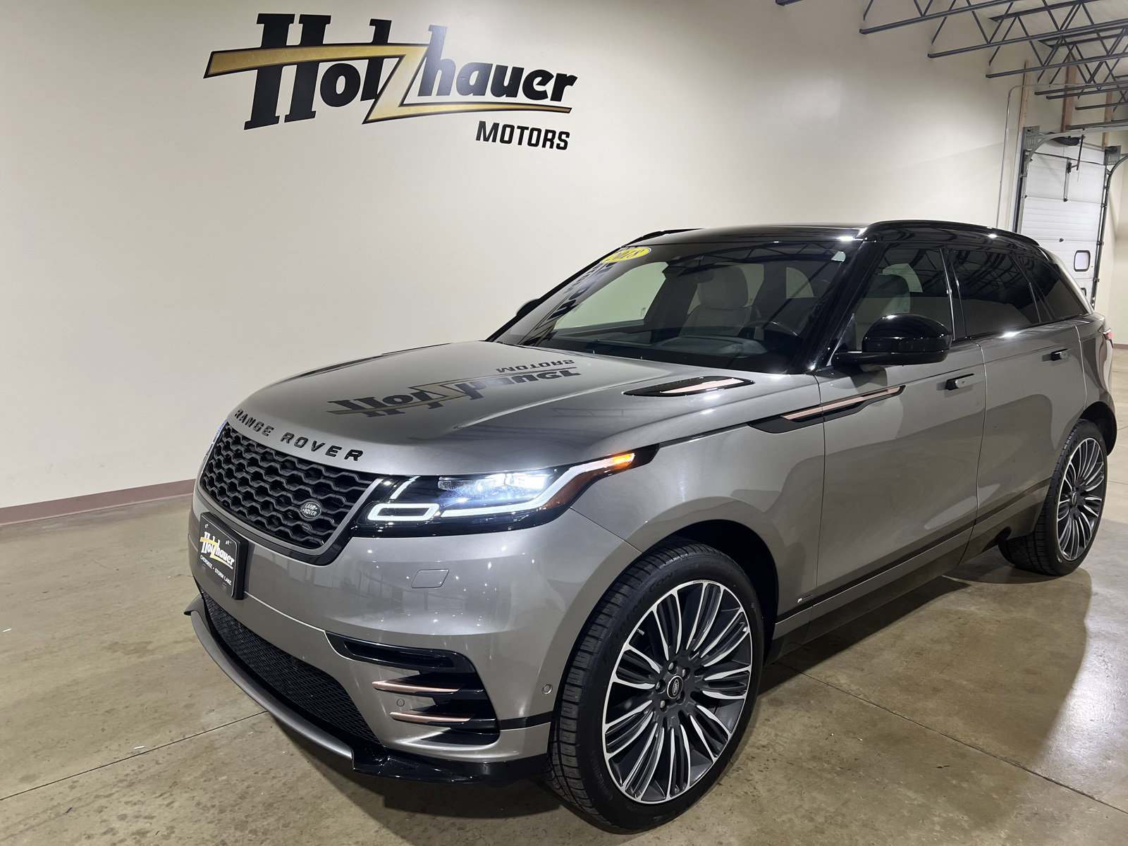 Used 2018 Land Rover Range Rover Velar SE with VIN SALYL2RN3JA731093 for sale in Cherokee, IA