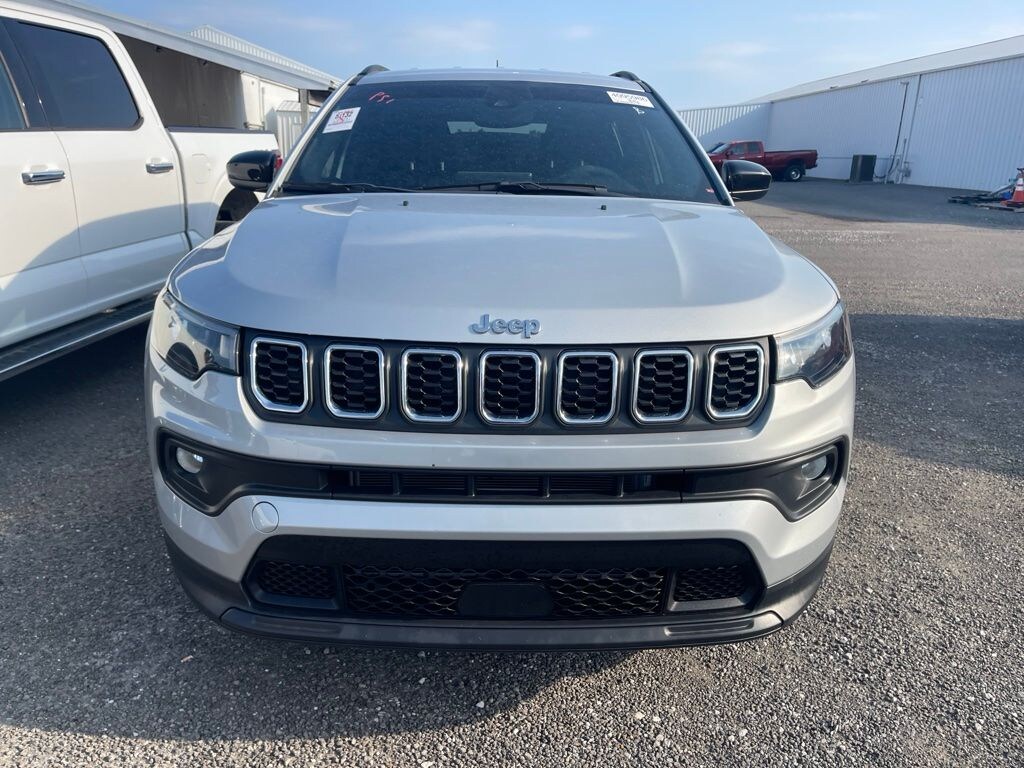 Used 2024 Jeep Compass Latitude Lux SUV