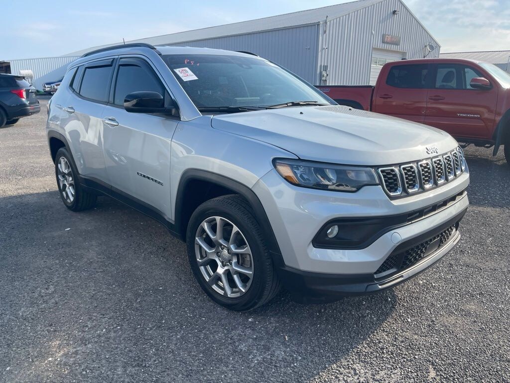 Used 2024 Jeep Compass Latitude Lux SUV