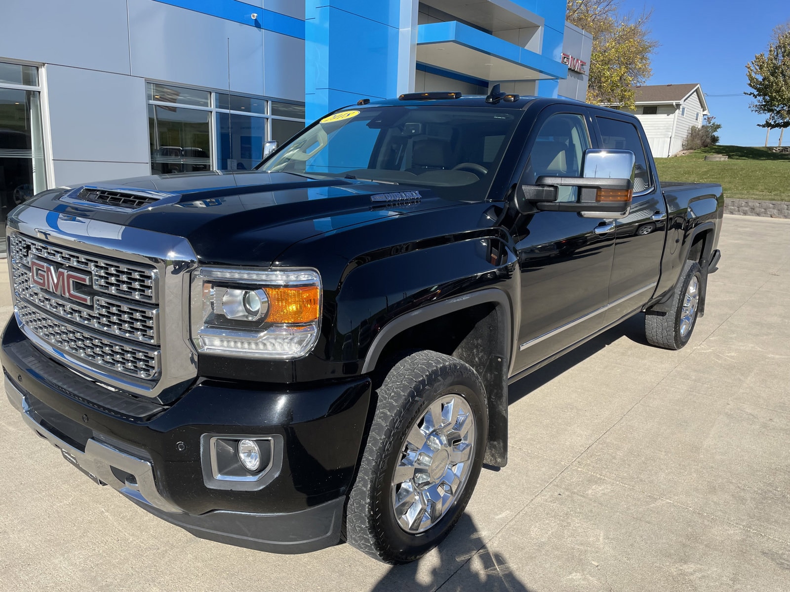 Used 2018 GMC Sierra 2500 Denali HD Denali with VIN 1GT12UEY7JF267803 for sale in Cherokee, IA