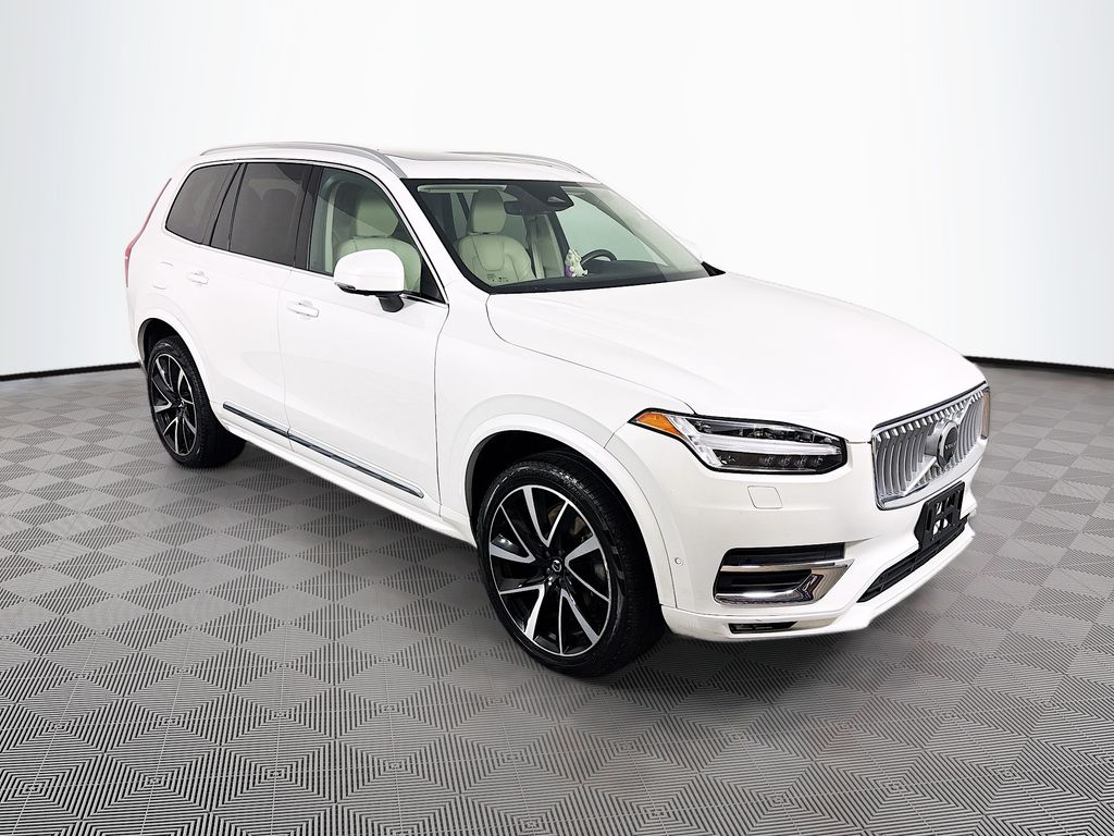 2024 Volvo XC90 B6 Plus 7-Seater Bright theme 4WD's photo