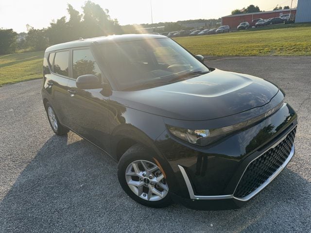2024 Kia Soul 2.0L S IVT's photo