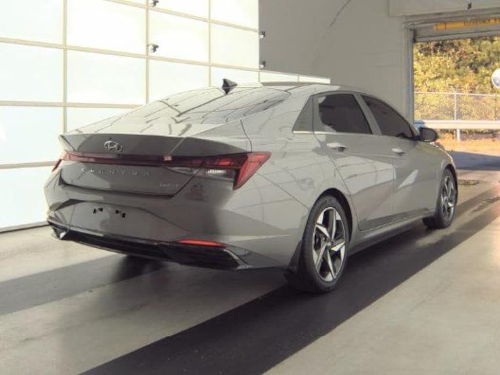 Used 2022 Hyundai Elantra Limited Sedan
