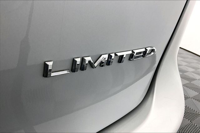 2024 Chrysler Pacifica Limited - Photo 14