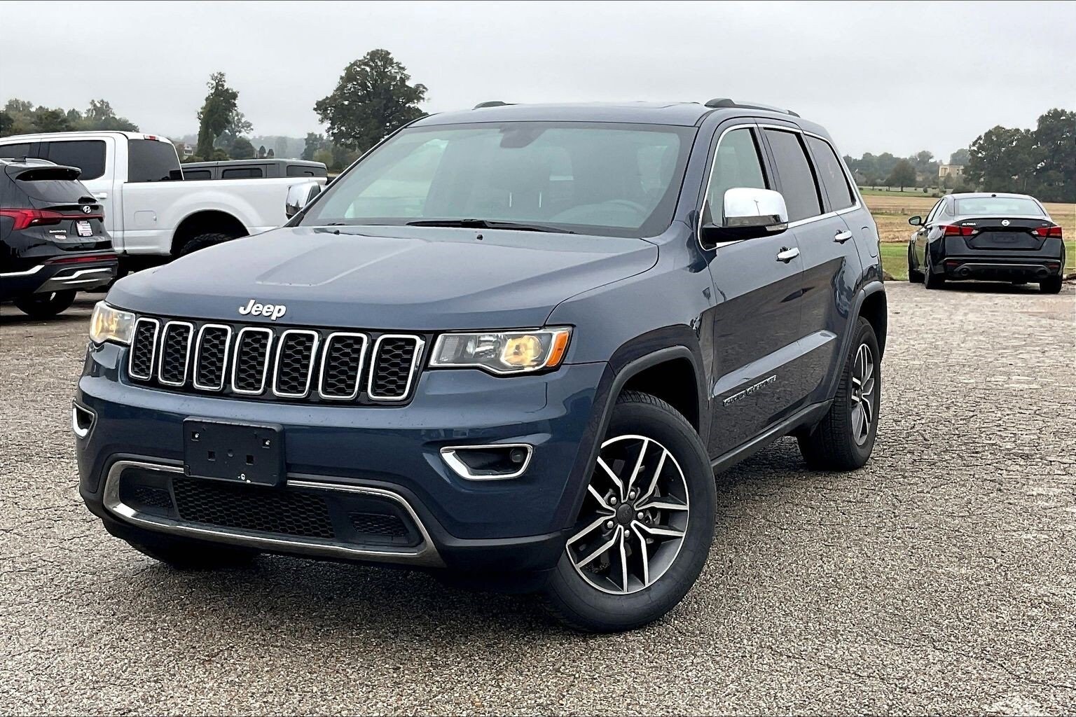 2020 Jeep Grand Cherokee Limited photo 2