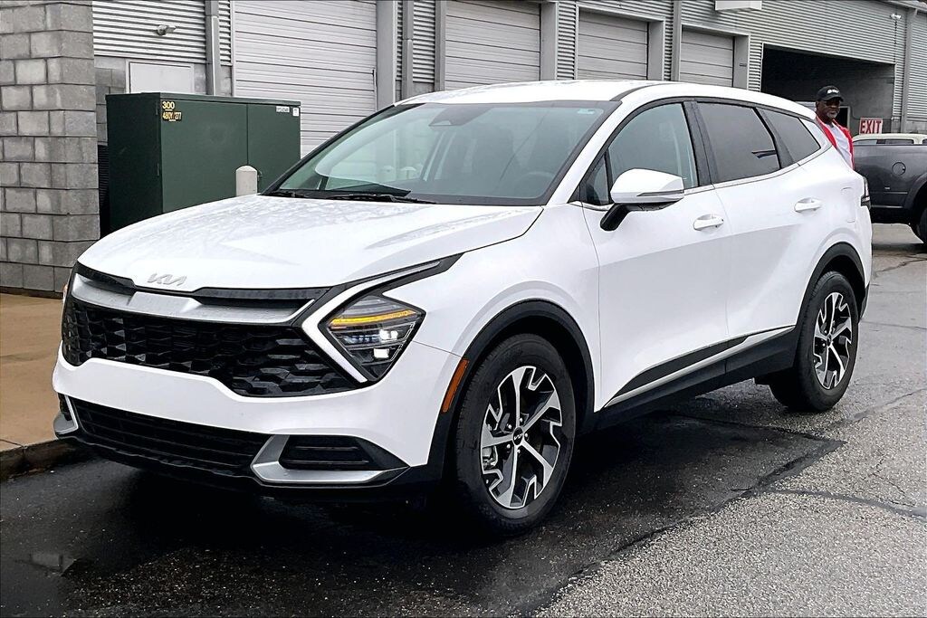 Used 2024 Kia Sportage EX SUV