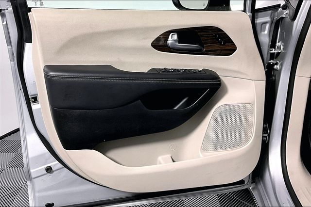2024 Chrysler Pacifica Limited - Photo 23