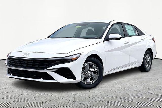 2026 Hyundai Elantra SE photo 2