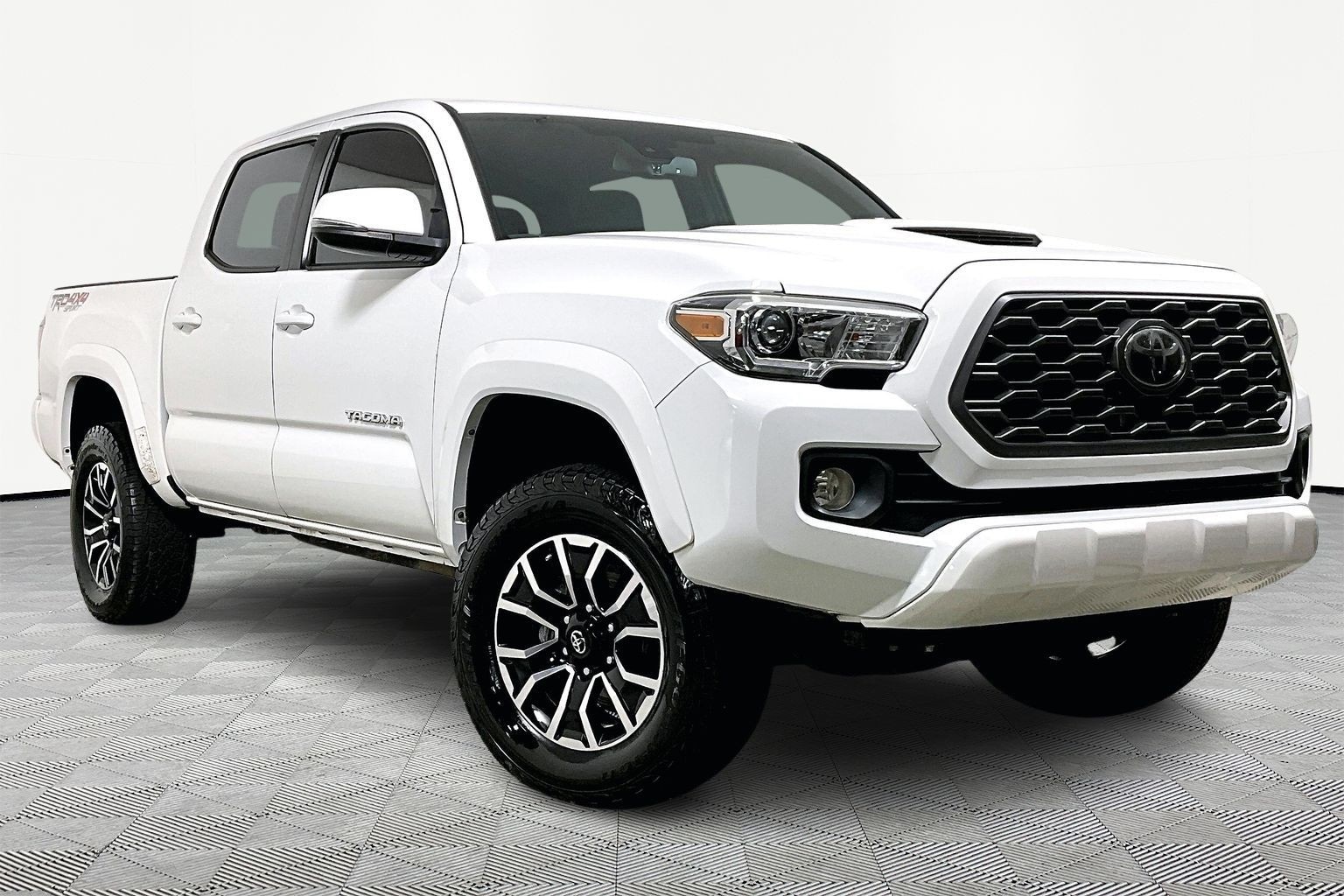 2020 Toyota Tacoma TRD Sport's photo