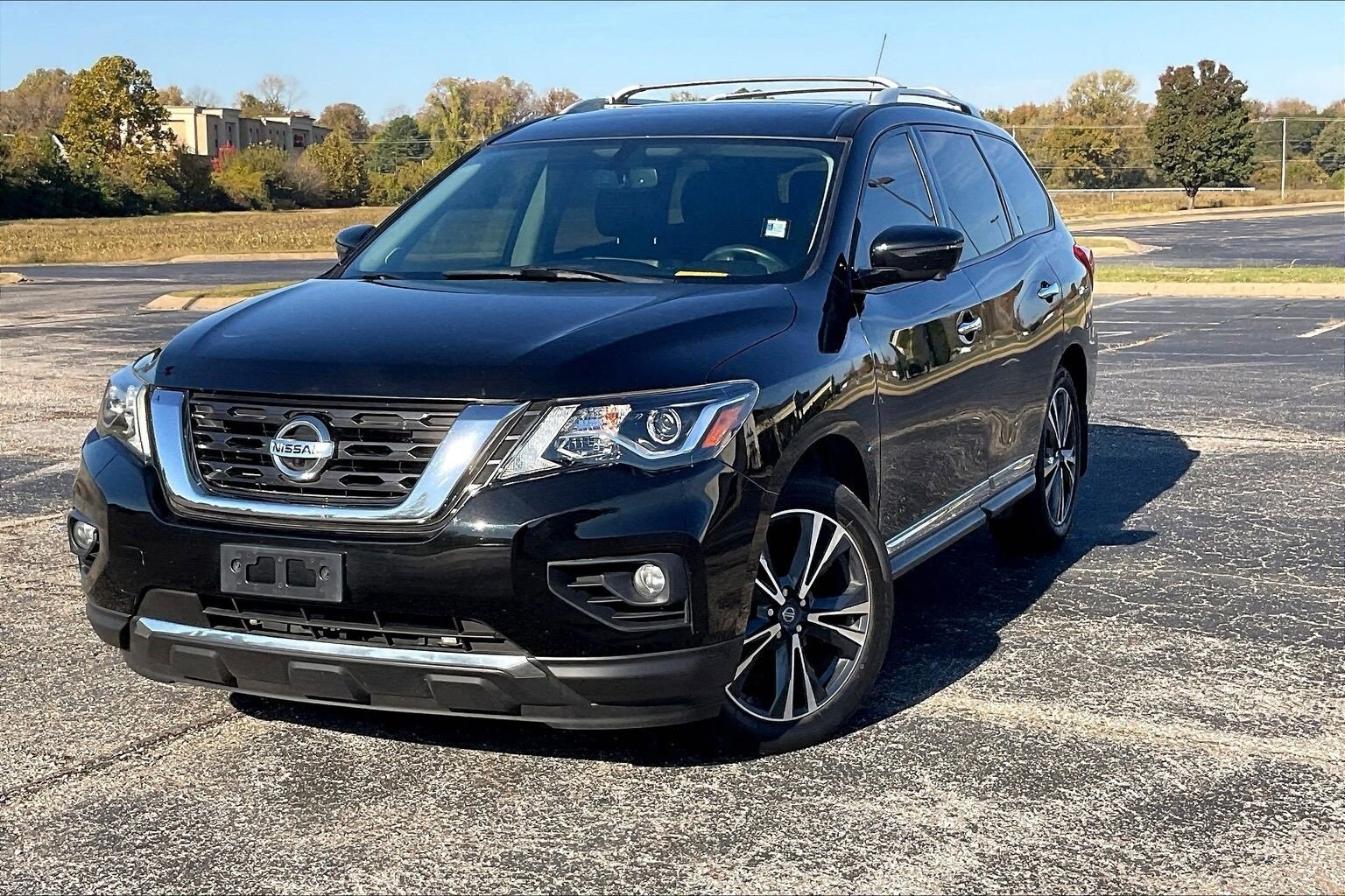 2018 Nissan Pathfinder Platinum photo 2