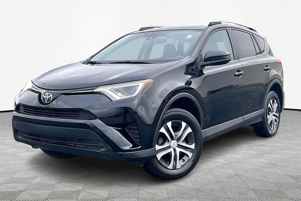 Used 2018 Toyota RAV4 LE SUV
