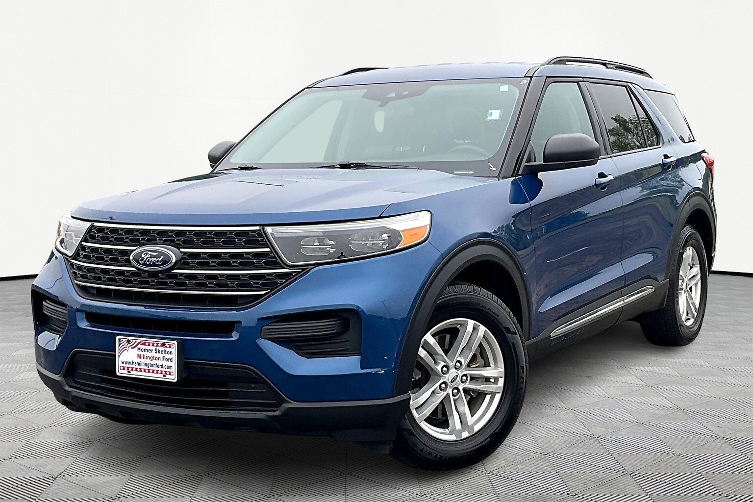 2022 Ford Explorer XLT photo 2