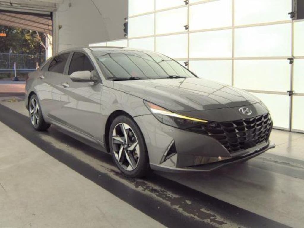 Used 2022 Hyundai Elantra Limited Sedan